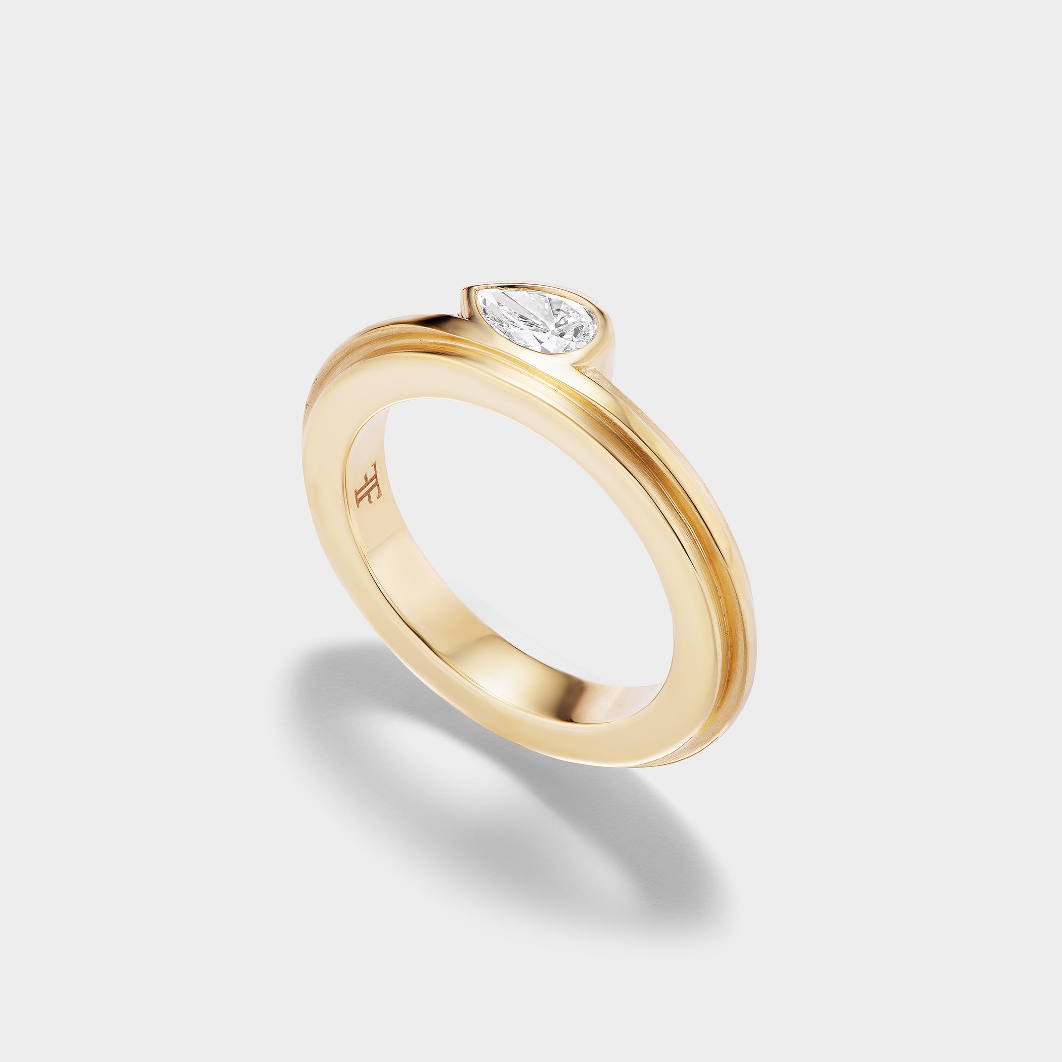 Pear Diamond Ring 