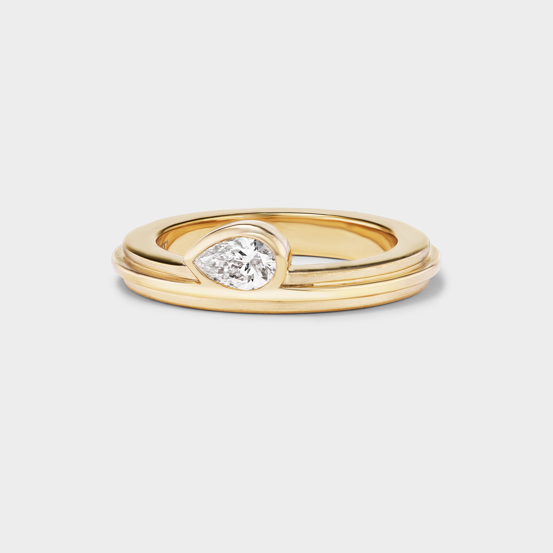 pear shaped diamond ring